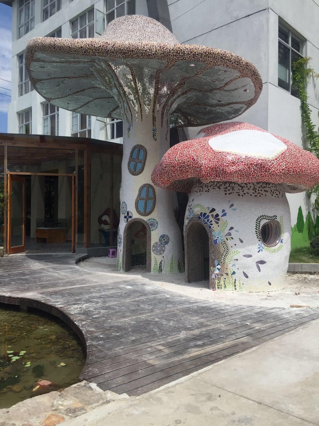 500g/1.1lb Random Color Irregular Ceramics Mosaic Tiles,DIY Making Creative Ceramic Mosaic Tiles for DIY Craft Plates Flowerpots Vases Cups Mosaic Making Supplies (Leaf)