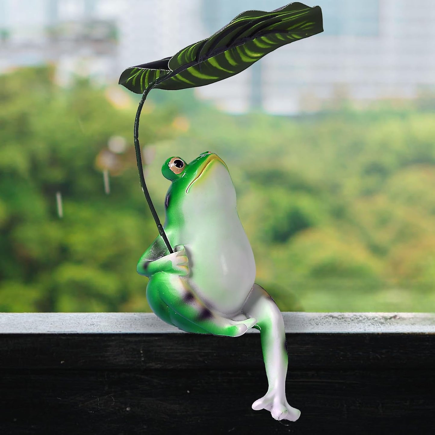 Frog Statue for Garden Outdoor Resin Frog with Leaf Umbrella Patio Lawn Porch Yard Indoor Home Decoration, Birthday Holiday Decor for Women Mom Grandma Garden Lovers