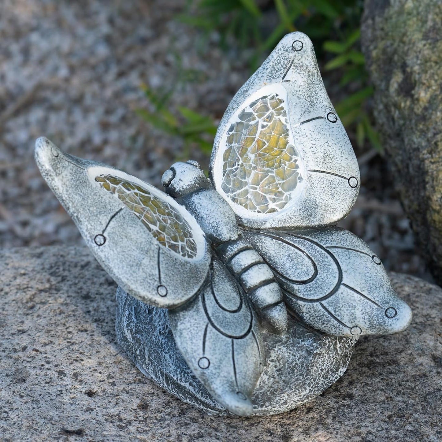 Garden Statue Butterfly,Solar Butterfly Decor for Outdoor,Resin Butterflies Figurine with Solar Light for Patio,Balcony,Yard,Lawn Ornament,Perfect Garden Gift