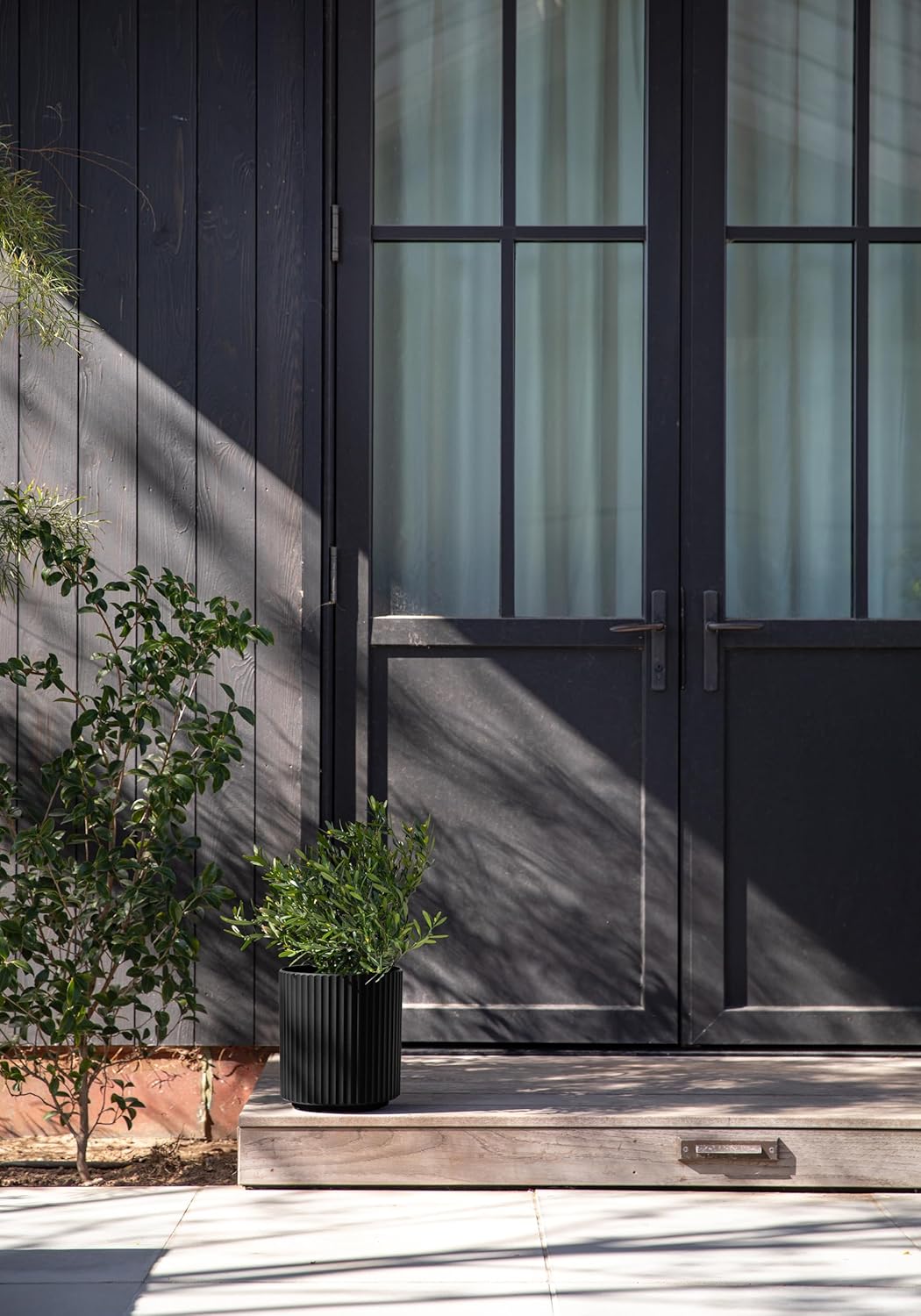 Veradek Demi Series Round Planter for Porch, Patio, Backyard | Durable Plastic-Stone Composite Material | Modern Décor for Tall Plants, Flowers