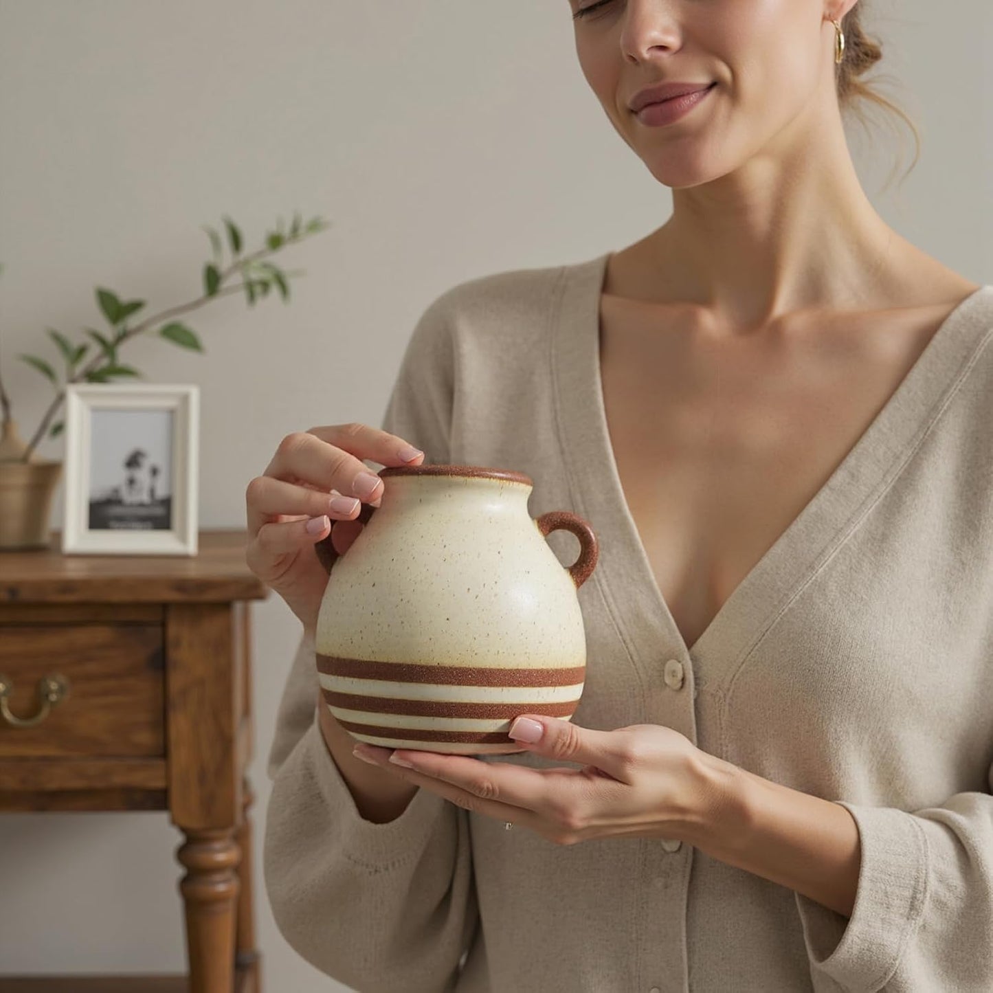 Rustic Farmhouse Ceramic Vase, Pastoral with 2 Ear Design, Boho Vintage Terracotta Vases for Bouquet、Fake Plants, Suitable for Home Decor, Shelf, Dining Table, Living Room, Mantle, Bathroom, 5.9 Inch