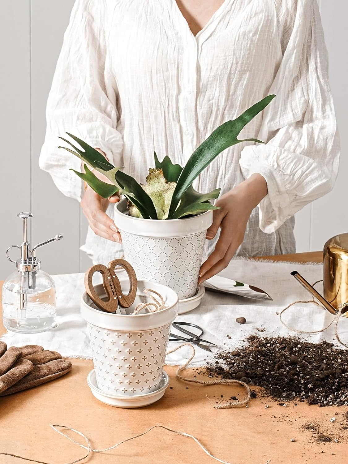 LE TAUCI Ceramic Plant Pots, 4.9 Inch Flower Pots with Drainage Hole & Saucer, Embossed Planter Pots for Indoor Plant Succulent, Orchid, Cactus, Home Decor - Set of 4, Arctic White