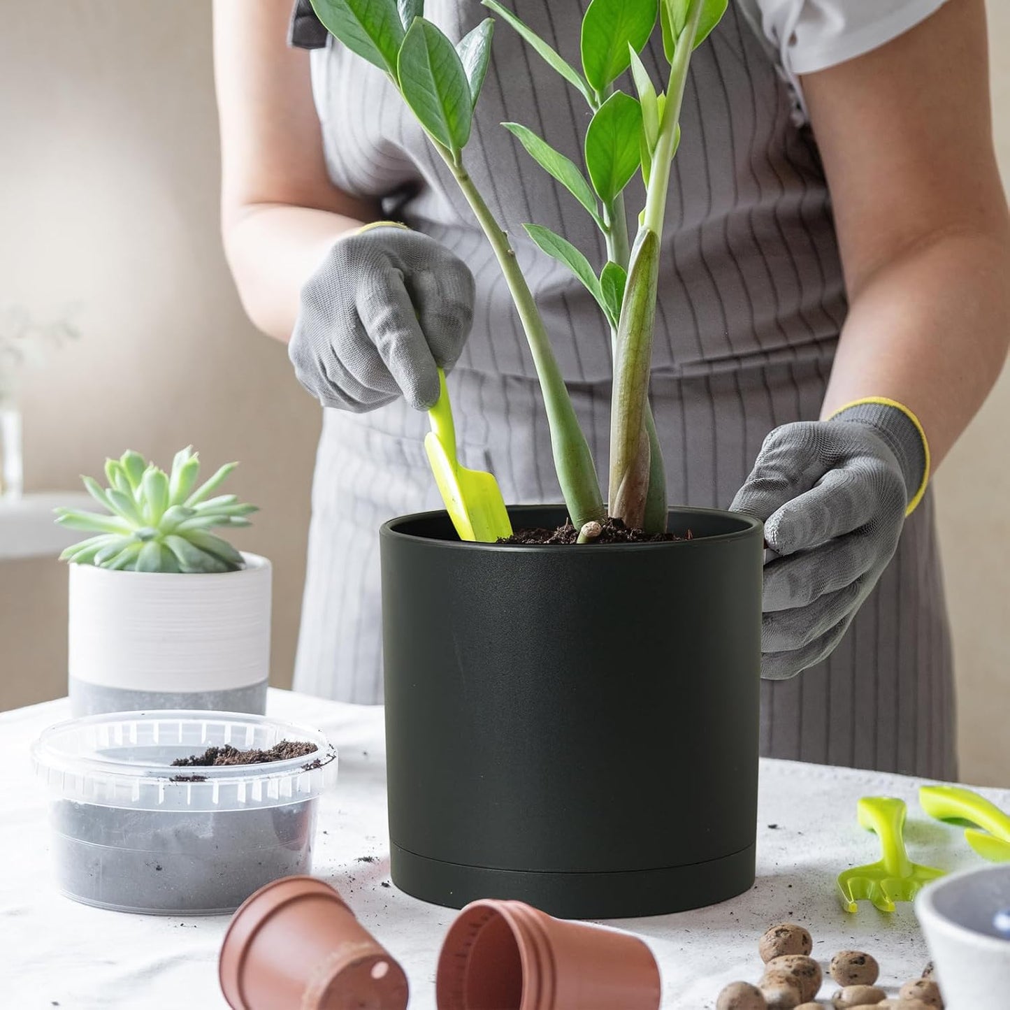 8 Inch Medium Plant Pots for Indoor Outdoor Plants, Cylinder Deep Flower Pots with Drainage Holes & Saucer, Decorative Plastic Planter Pots for Garden House Plants, Black