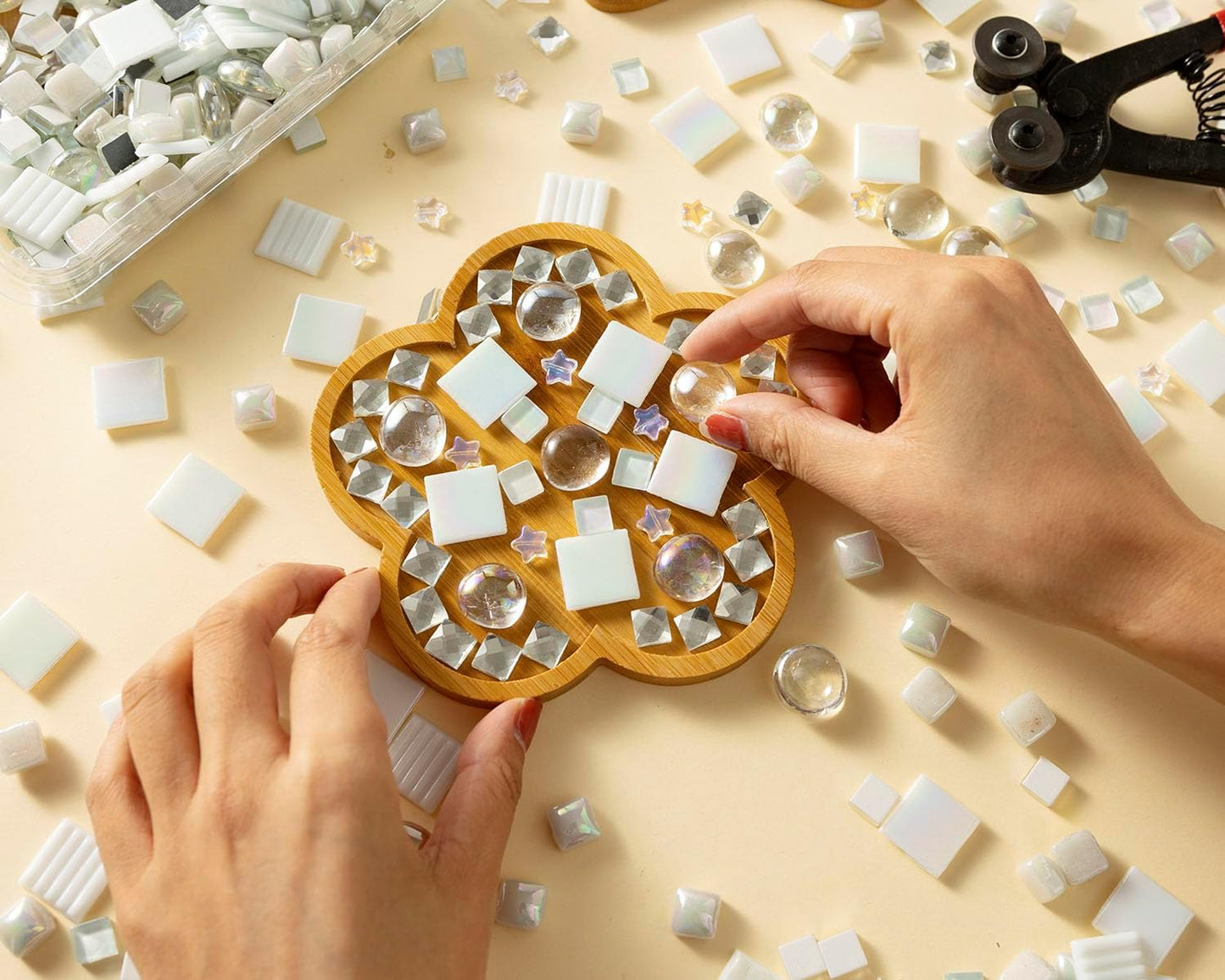 Lanyani 430Pcs Iridescent White Glass Mosaic Tiles Variety Styles Mosaic Tiles Pieces Bulk Shimmering Crystal Tile for Glass Crafts and DIY Decorations, 1.2 Pounds Pack