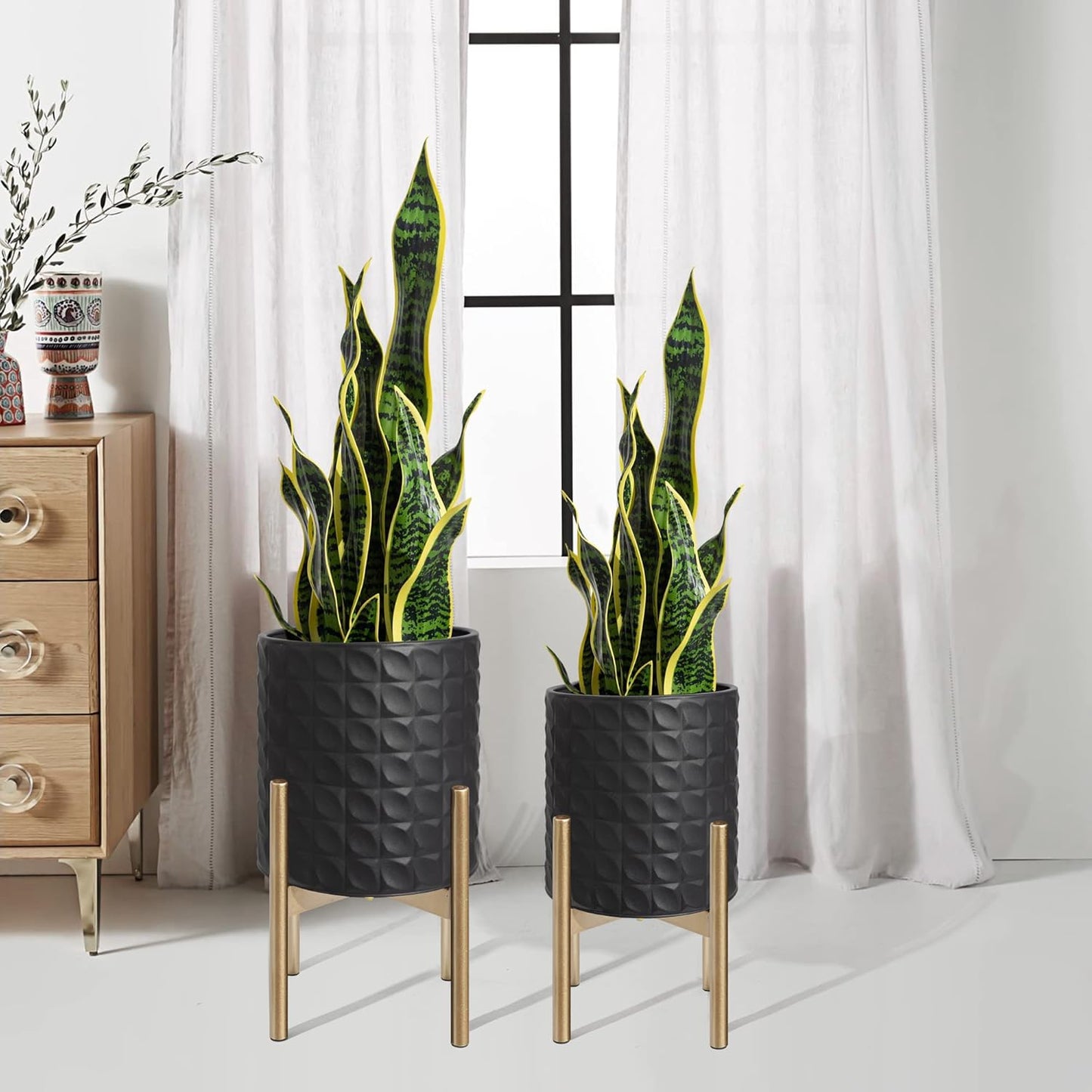 Oakrain Planters for Indoor Plants, Set of 2 Decorative Metal Planter Pots, Mid Century Modern Planter with Stand for Living Room, Office, Garden or Balcony, Black, 8"&10"