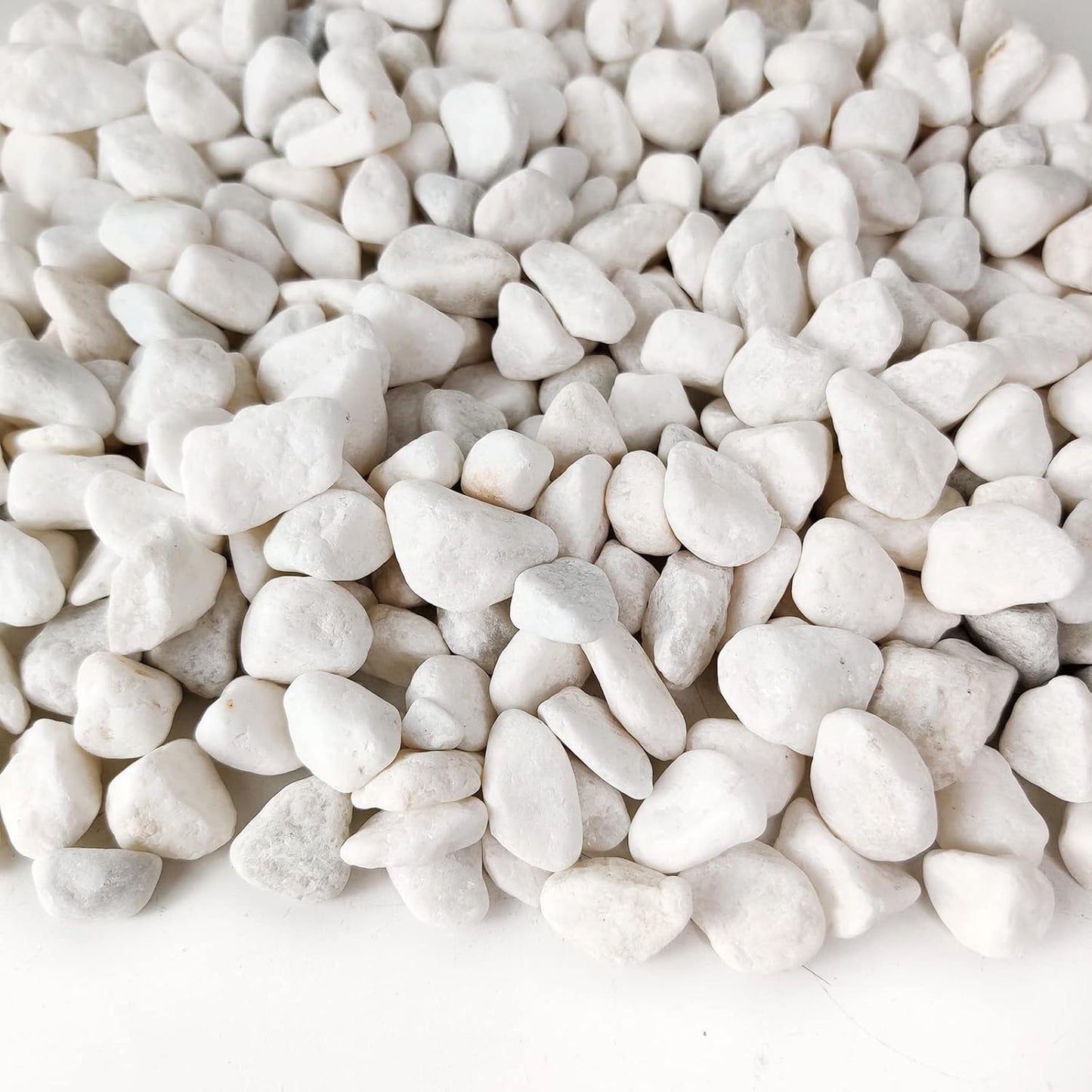 HappyFiller Polished 18 LB 1/2" White Matted Pebbles for Outdoor Garden Landscape Pave Walkway Small Rocks,Indoor Plants Succulents Cactus,Aquarium,Vase Fillers,Cultivation Hydroponic Stone,Zen