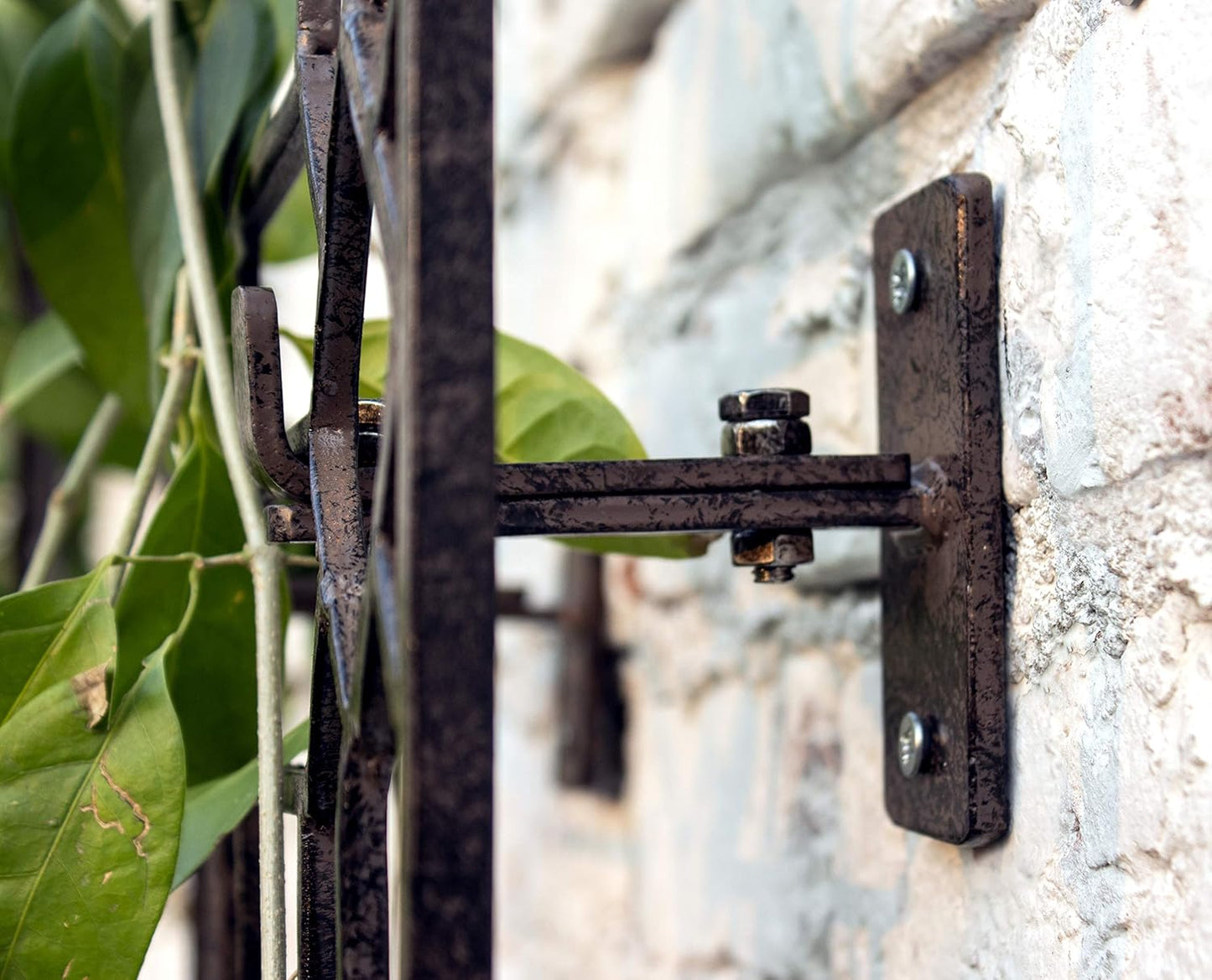 H Potter Outdoor Metal Wall Decor or Trellis for Climbing Plants Art Garden Panel Roses Vines Privacy Includes Brackets for Hanging GAR258W1