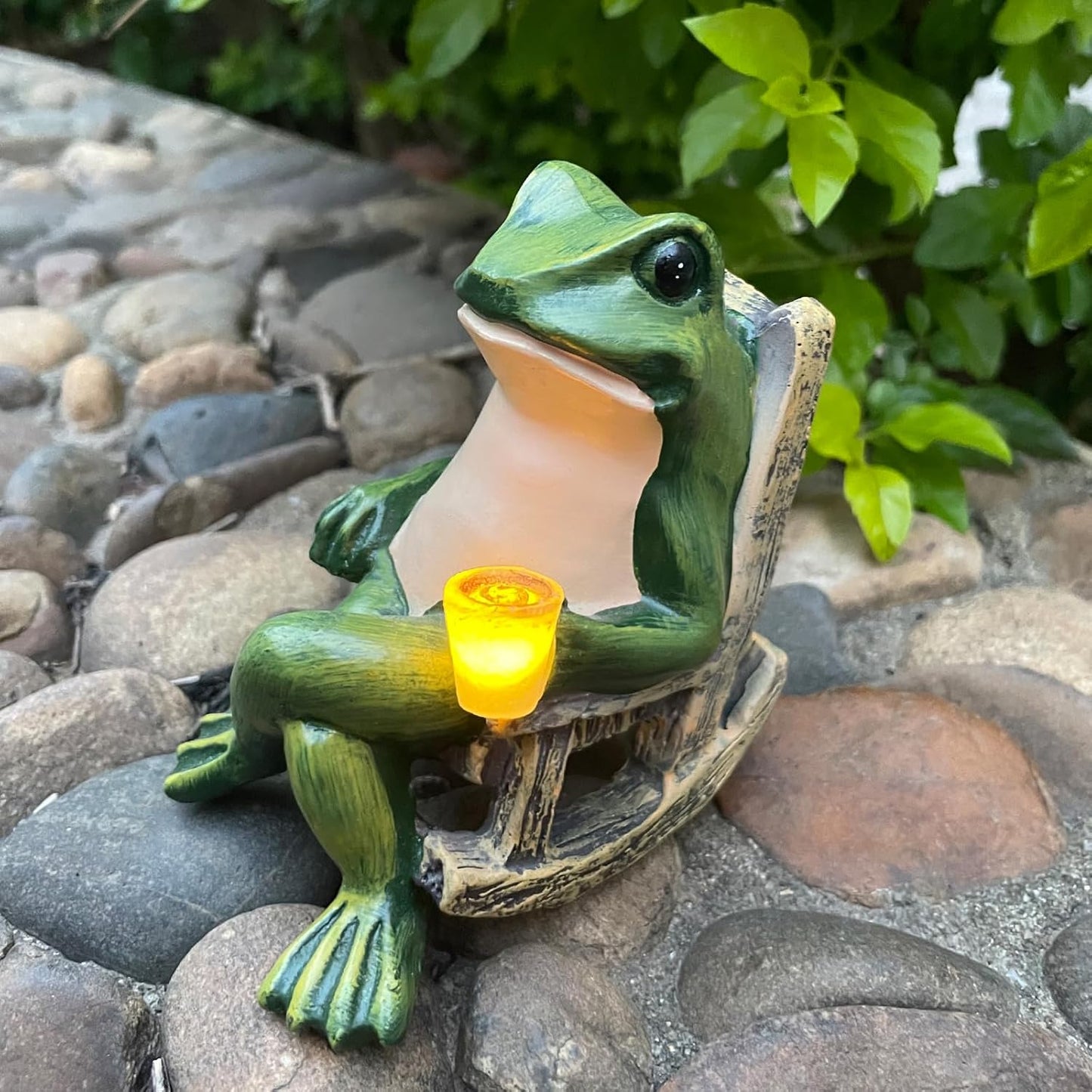 Frog Solar Lights Outdoor Garden Mini Frog Figurines Decor for Patio Yard Lawn Ornament Solar Garden Miniature Frog Decor Gift for Women Mother's Day Birthday Housewarming Gifts