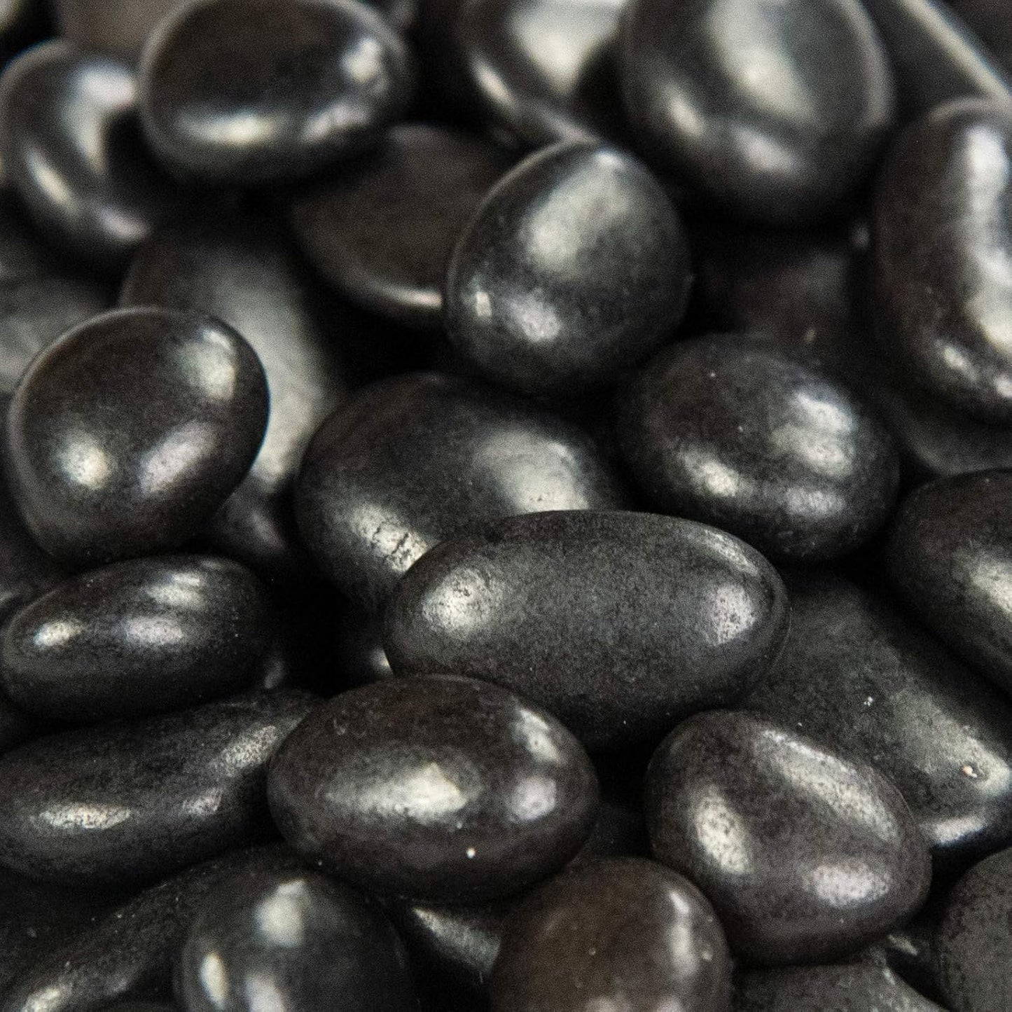 MSI Decorative Polished Black Pebbles, 0.2 inch - 0.5 inch, 40 lb. Bag (55 Bags/Pallet)