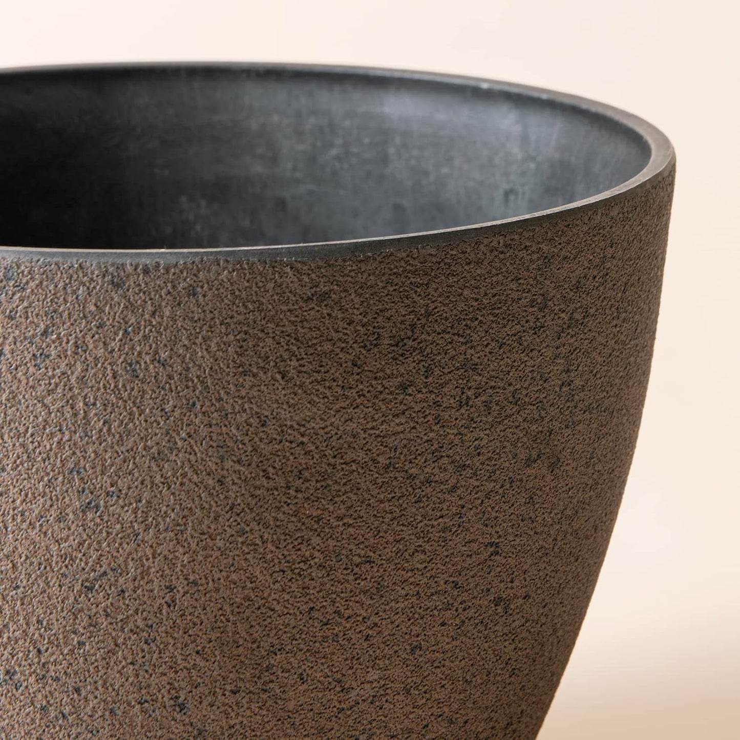 LA JOLIE MUSE 14.2/11.3/8.6 Inch Large Planters,Indoor/Outdoor Round Planters Set of 3,New Iron Plant Container with Drain Holes,Tree Flower Plant Pots for Patio and Deck