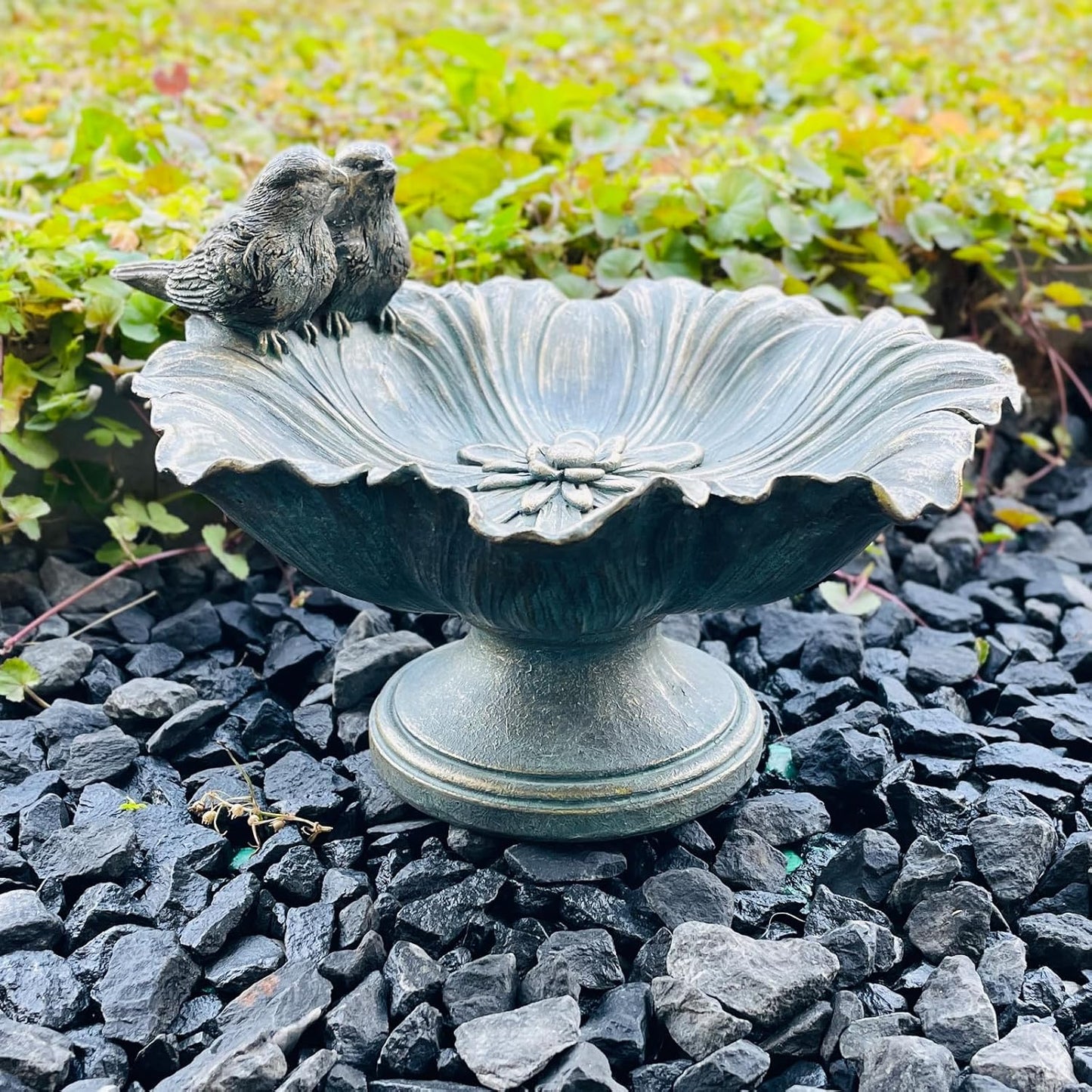 Bird Baths for Outdoors, Garden Decorations Hummingbird Feeders, Outdoor Sculpture Yard Art Large Lawn Ornament Patio Figurine Bird Feeder Resin