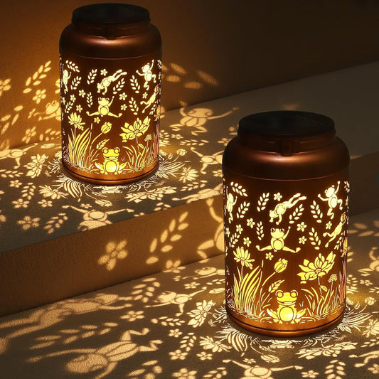 2 Pack Solar Lanterns Outdoor Waterproof, Frog Garden Decor Gifts for Women Mom Grandma Hanging Solar Lights Metal Solar Decoration Outside for Yard, Patio, Lawn, Pathway